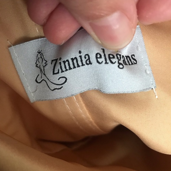 Zinnia Elegans Golden Lace Pencil Dress - Picture 3 of 8